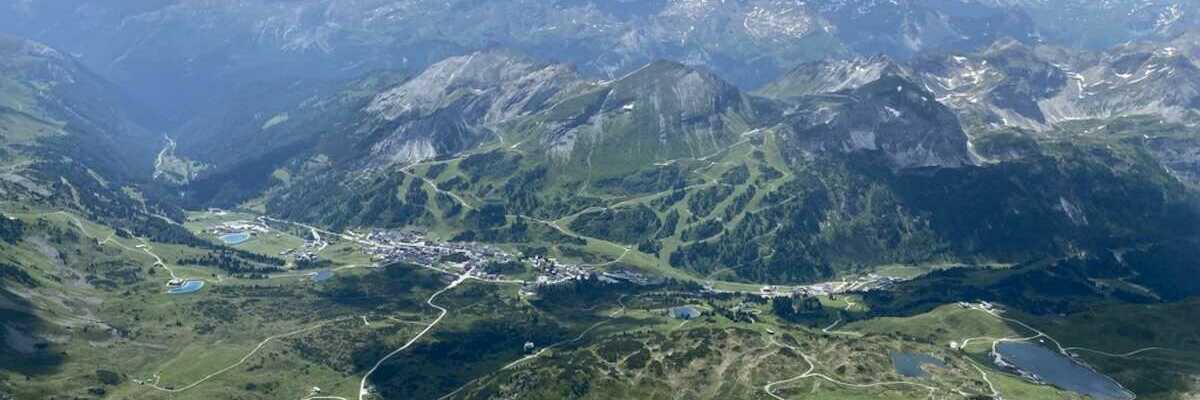 Flugwegposition um 10:32:43: Aufgenommen in der Nähe von Gemeinde Forstau, 5552, Österreich in 2588 Meter